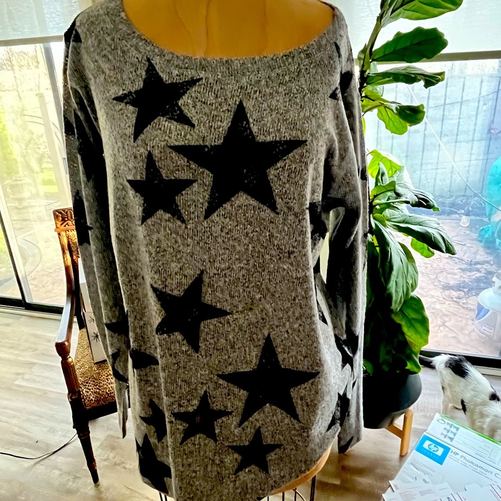 Lightweight sweater with stars, size M